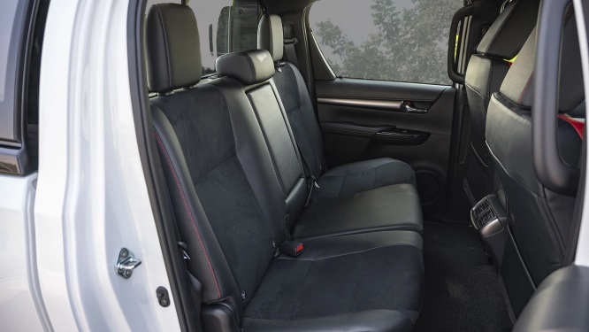Toyota Hilux 6