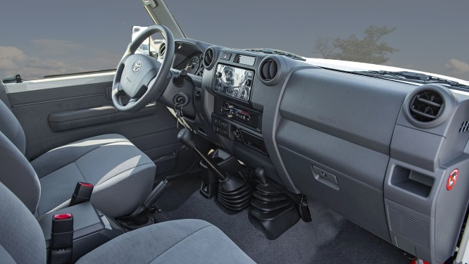 Toyota Lc76 8