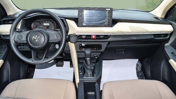 Toyota Toyota Yaris 4