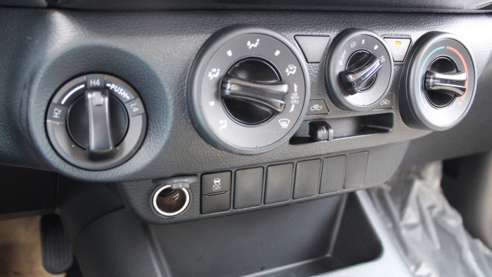 Toyota Hilux 11