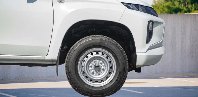 Mitsubishi L-200 8